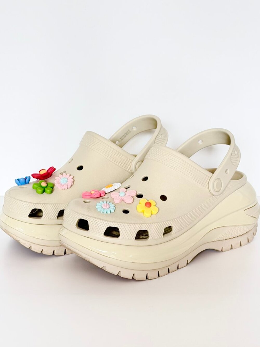 Crocs Womens Unisex MEGA CRUSH Clogs Bone M6 / W8 / MM250